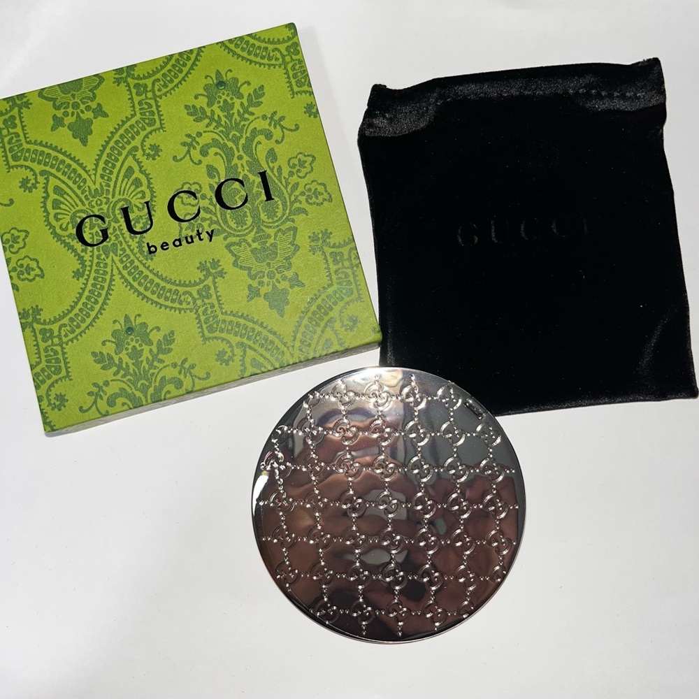 Gucci Silver Patterned Compact with Green Box